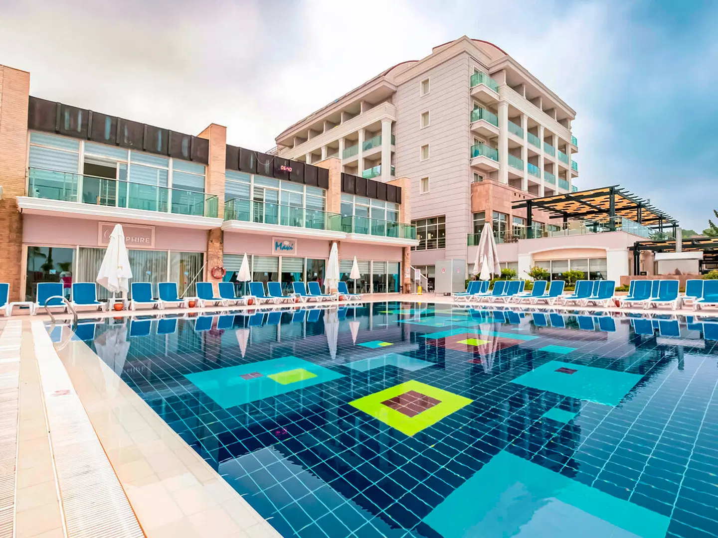 Sealife Buket Resort & Beach OUTDOOR_POOL
