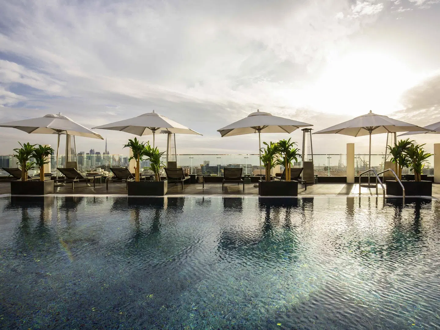 The Canvas Hotel Dubai MGallery By Sofitel OUTDOOR_POOL