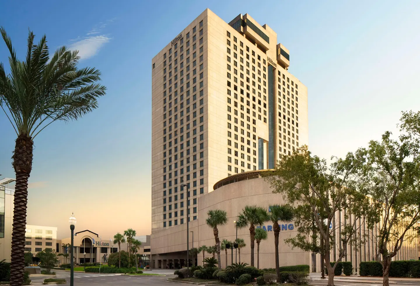 Hilton New Orleans Riverside EXTERIOR
