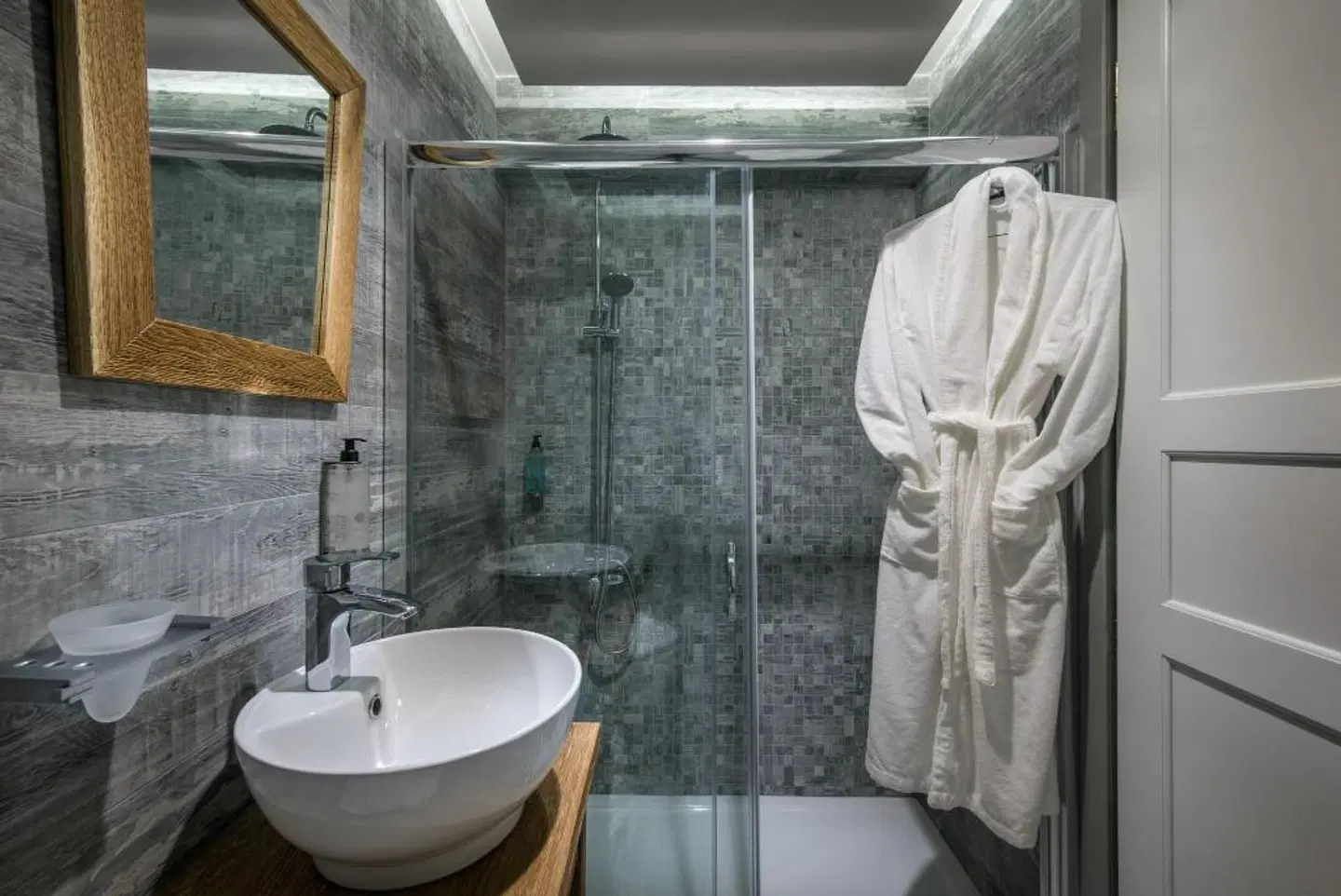 Omiros Boutique Hotel Badezimmer