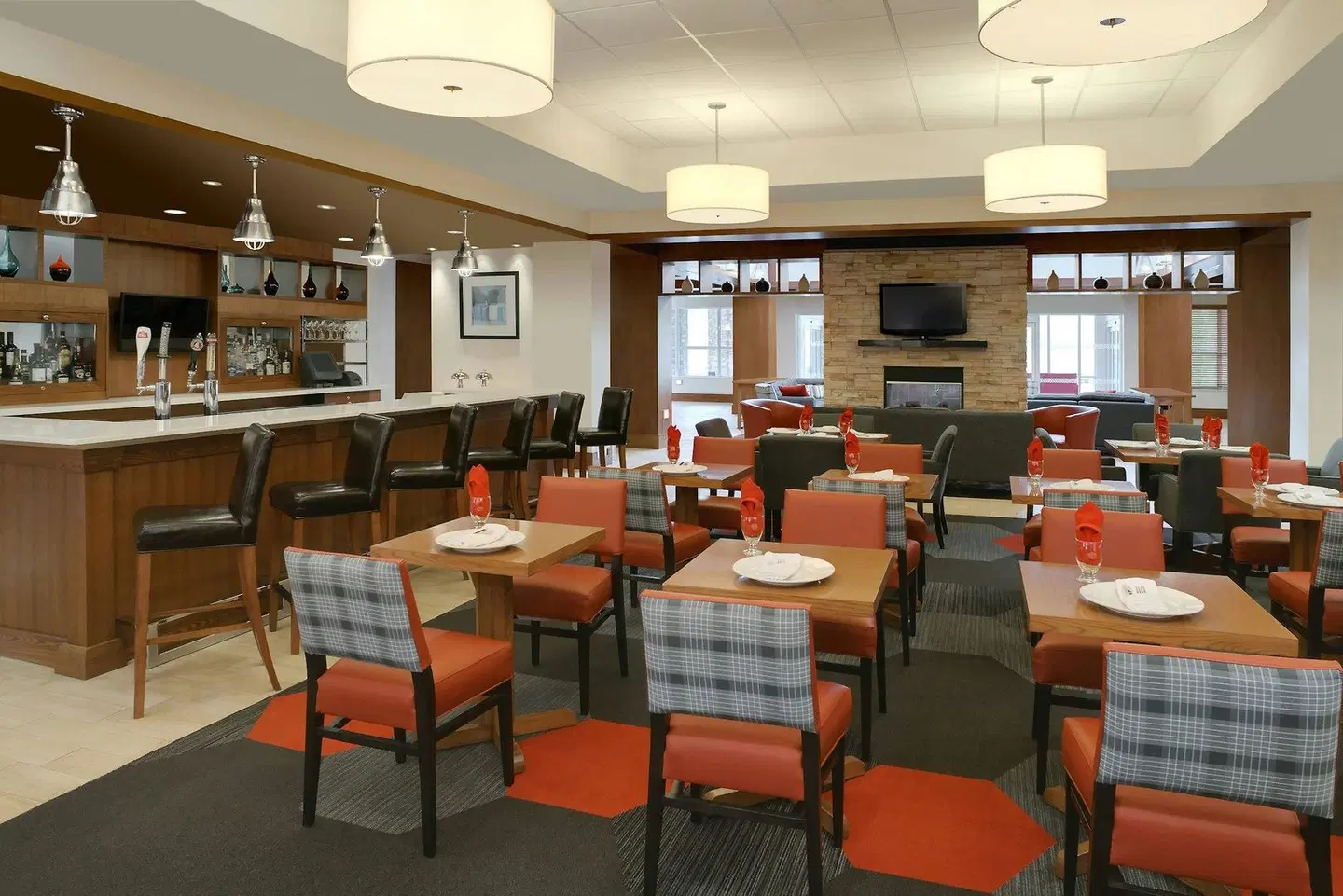 Four Points by Sheraton Cambridge Kitchener Bar