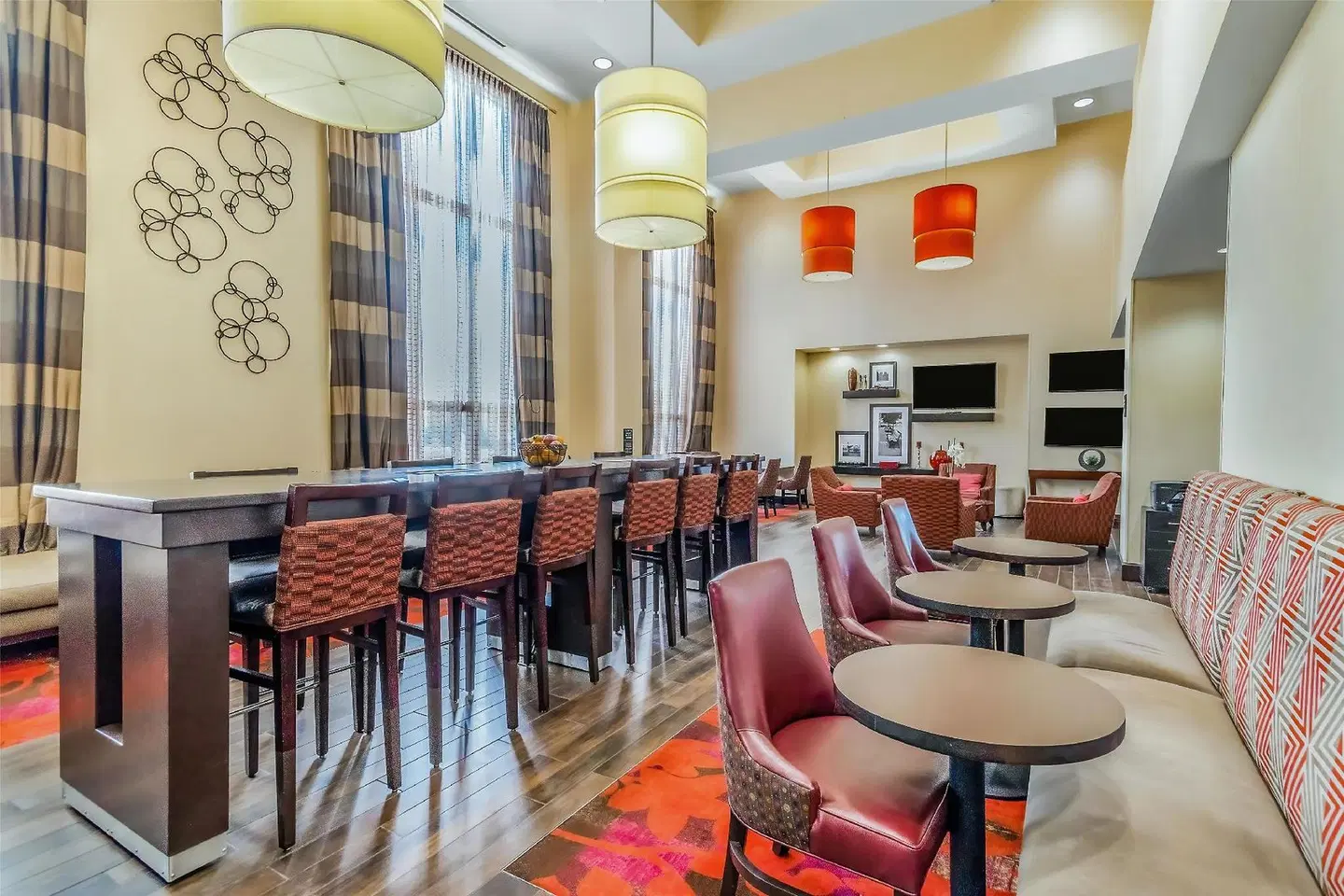 Hampton Inn & Suites Detroit/Airport-Romulus Bar