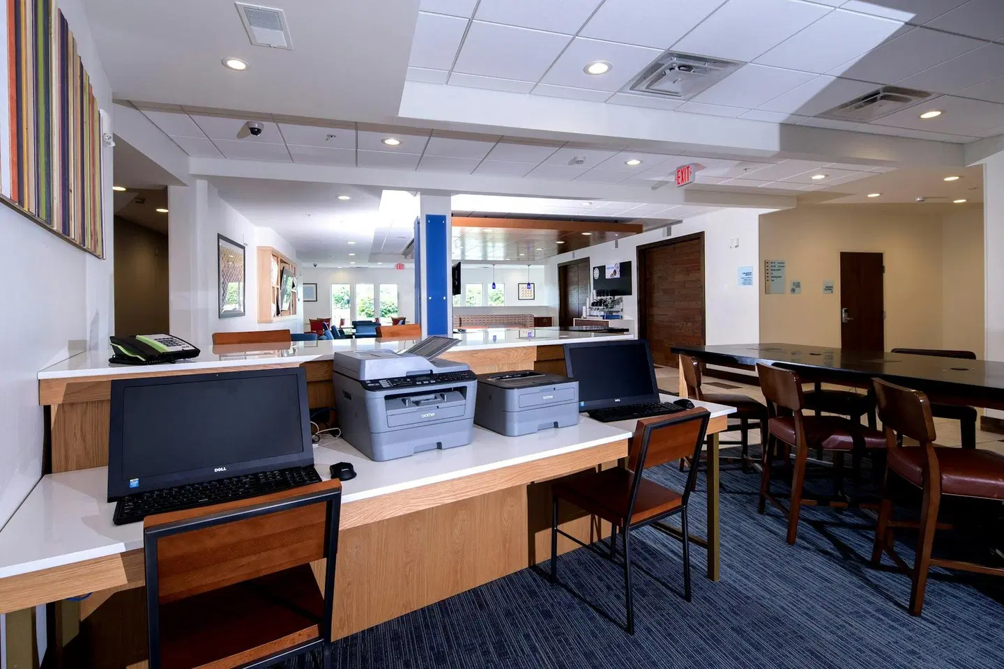 Holiday Inn Express & Suites Port Huron by IHG Bar
