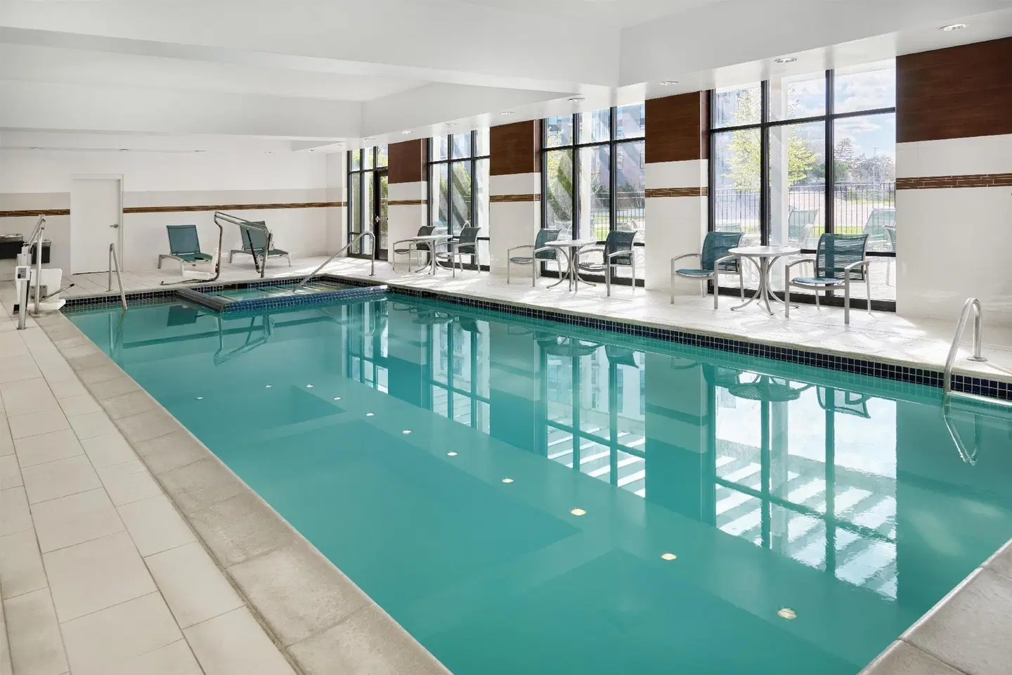Hampton Inn & Suites Detroit/Troy Hallenbad