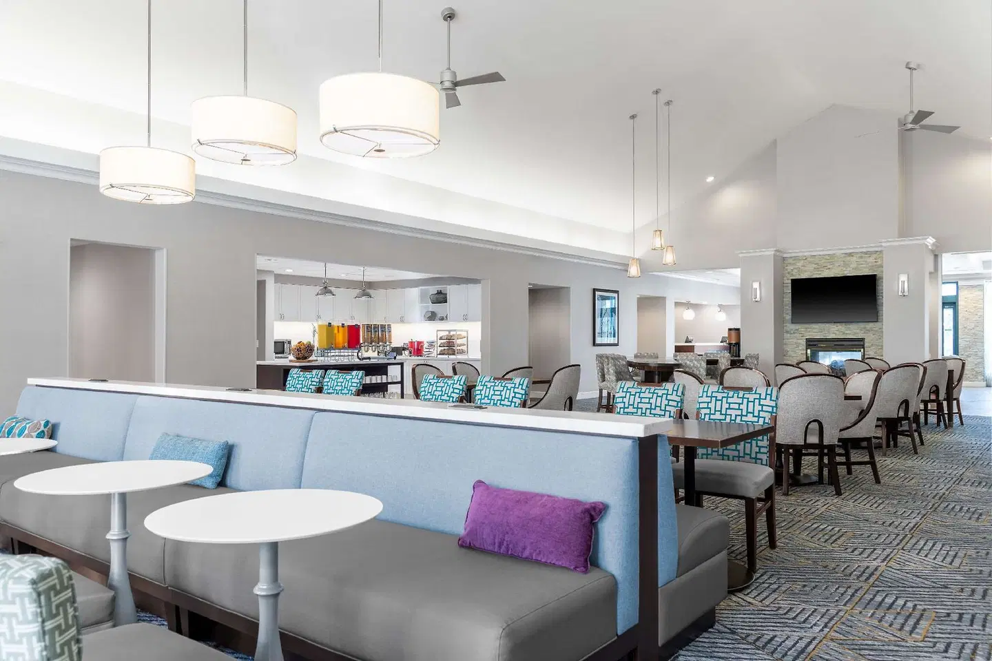 Homewood Suites by Hilton Detroit-Troy Bar