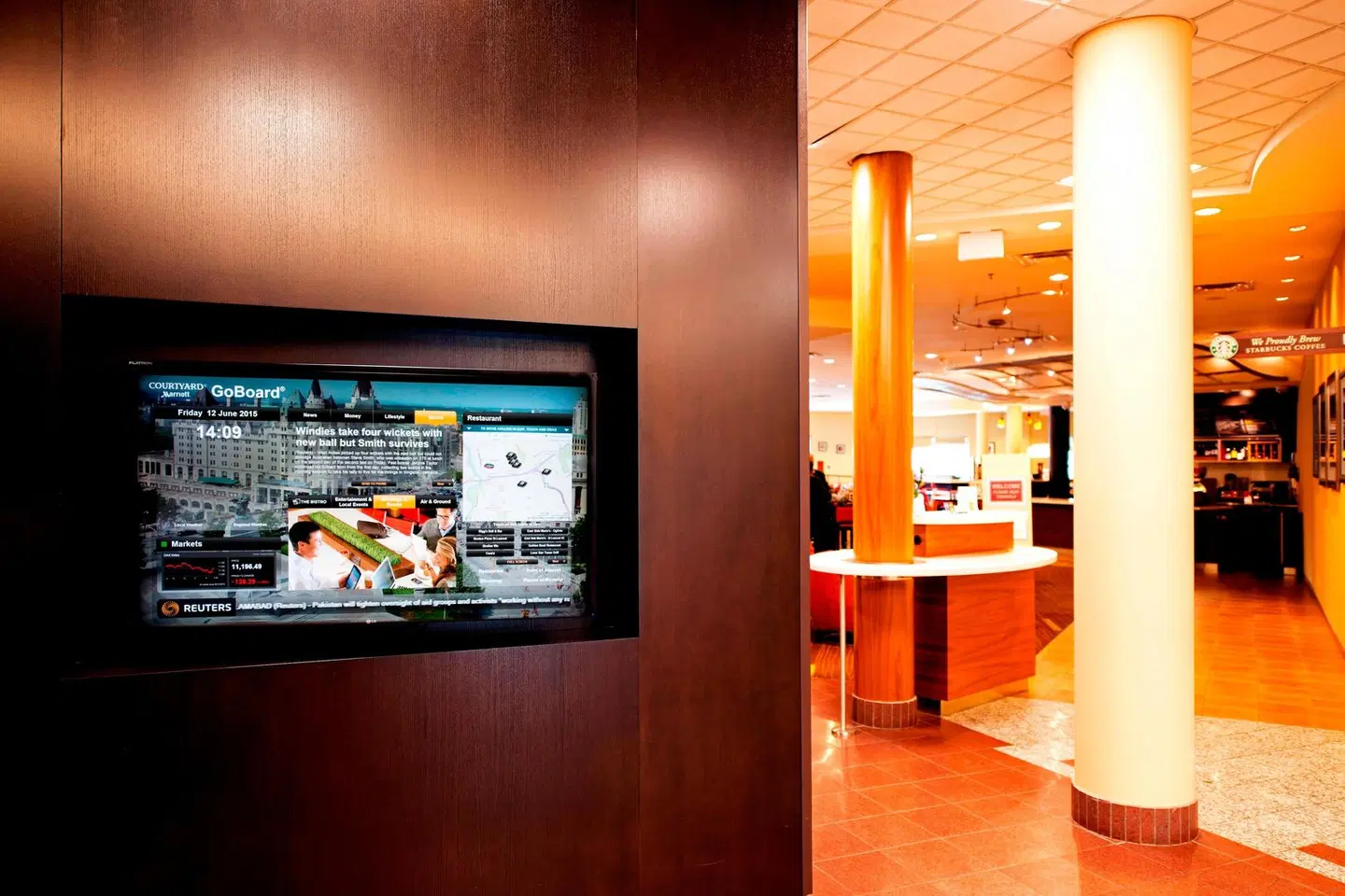 Courtyard by Marriott Ottawa East Bar