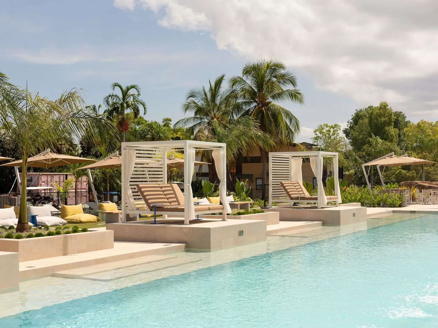 Novotel Darwin Airport Hotel OUTDOOR_POOL