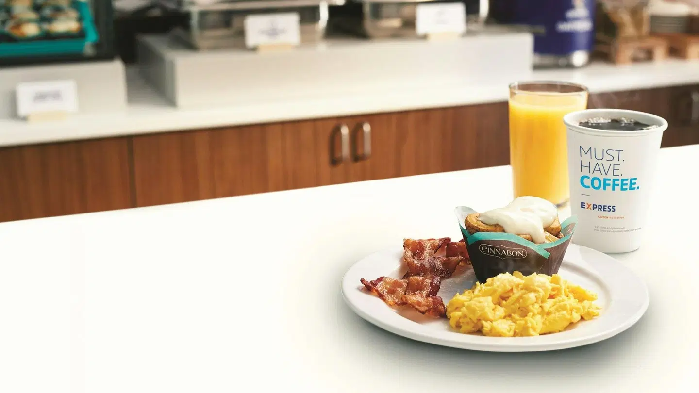 Holiday Inn Express & Suites Eden Prairie - Minnetonka by IHG Restaurant