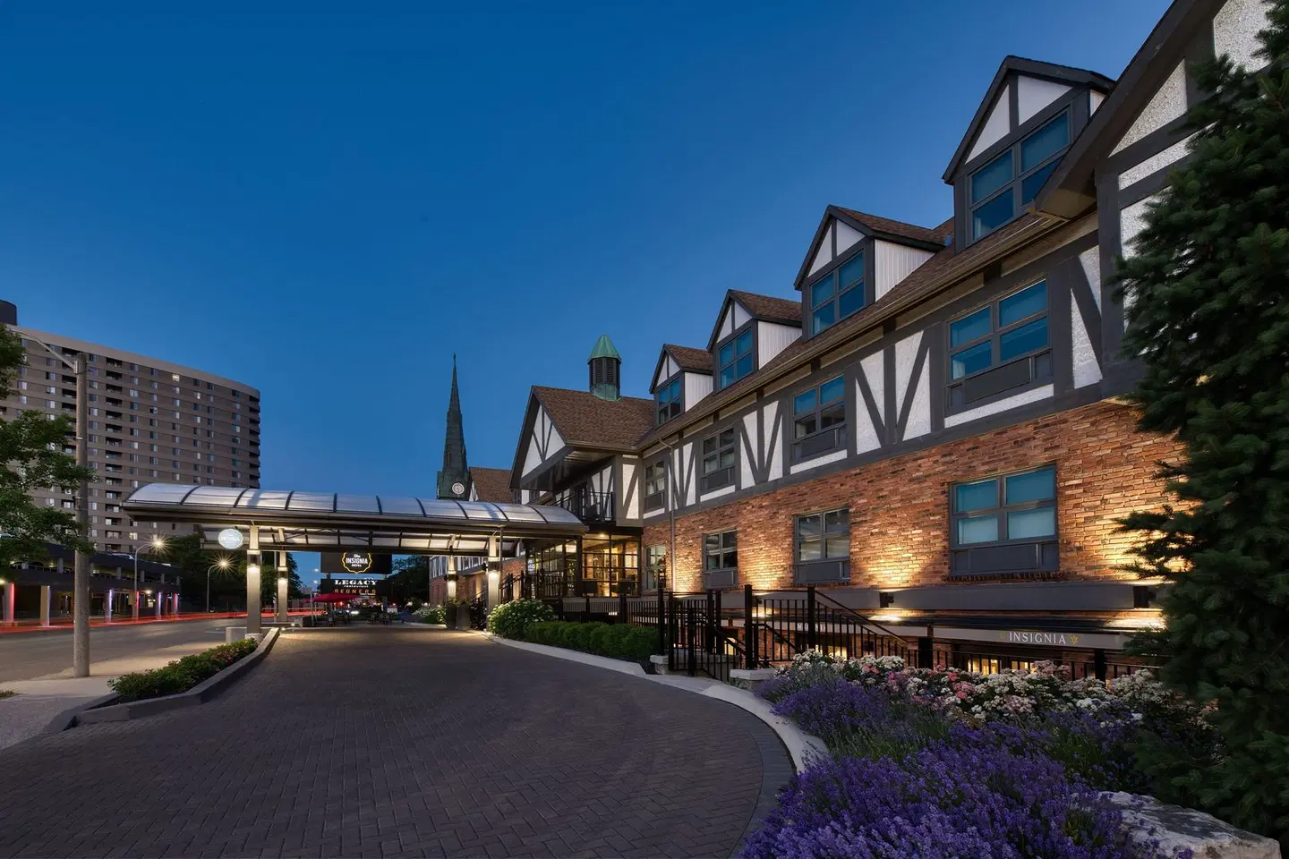 The Insignia Hotel EXTERIOR