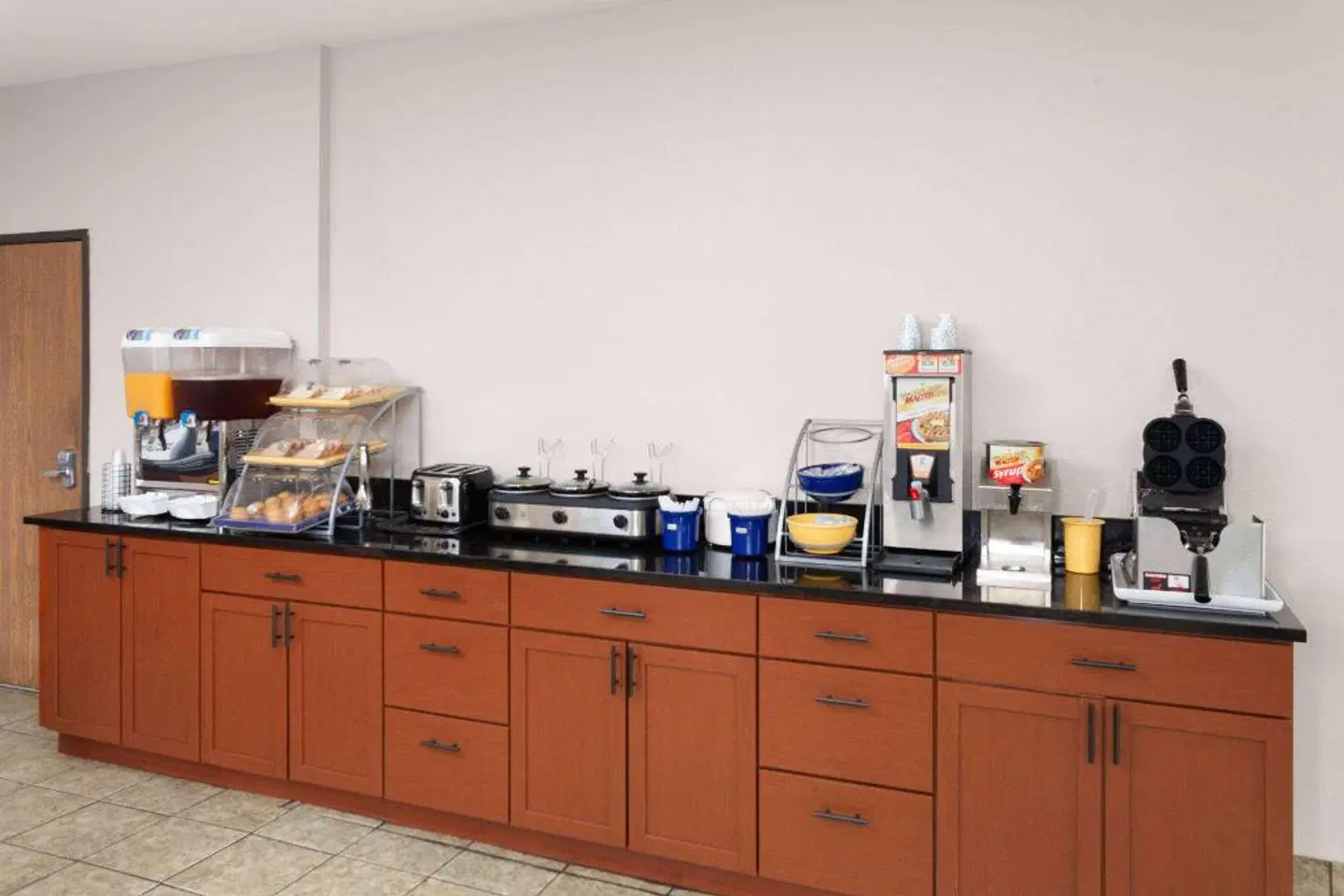 Days Inn & Suites by Wyndham of Morris ROOM_EXAMPLE