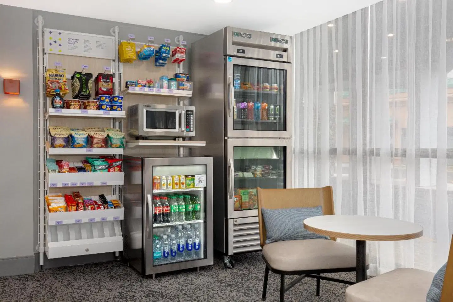 Spark by Hilton Toronto Airport Bar