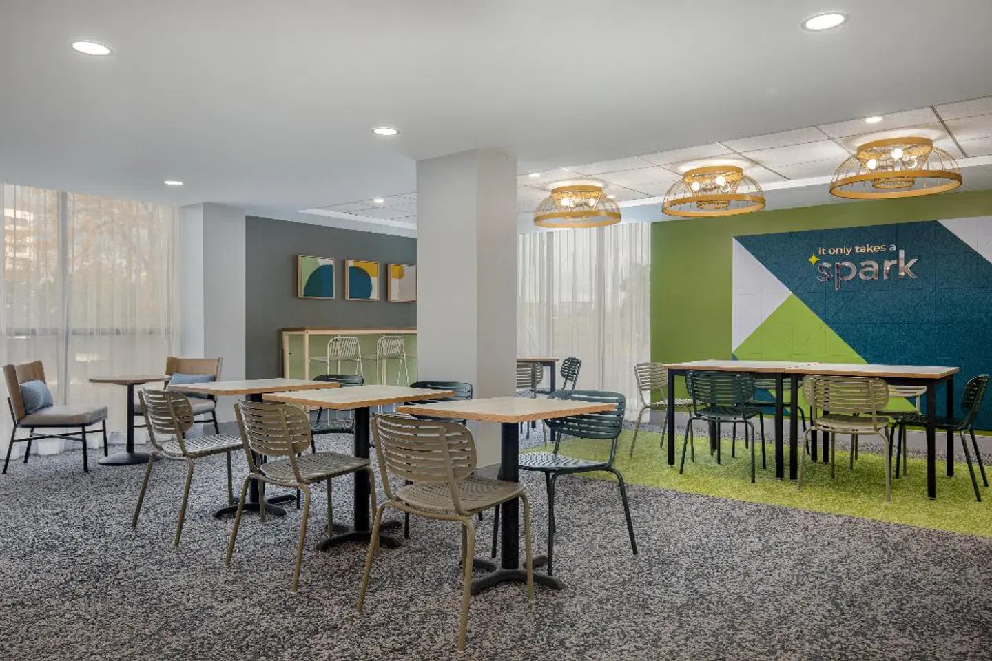 Spark by Hilton Toronto Airport Restaurant