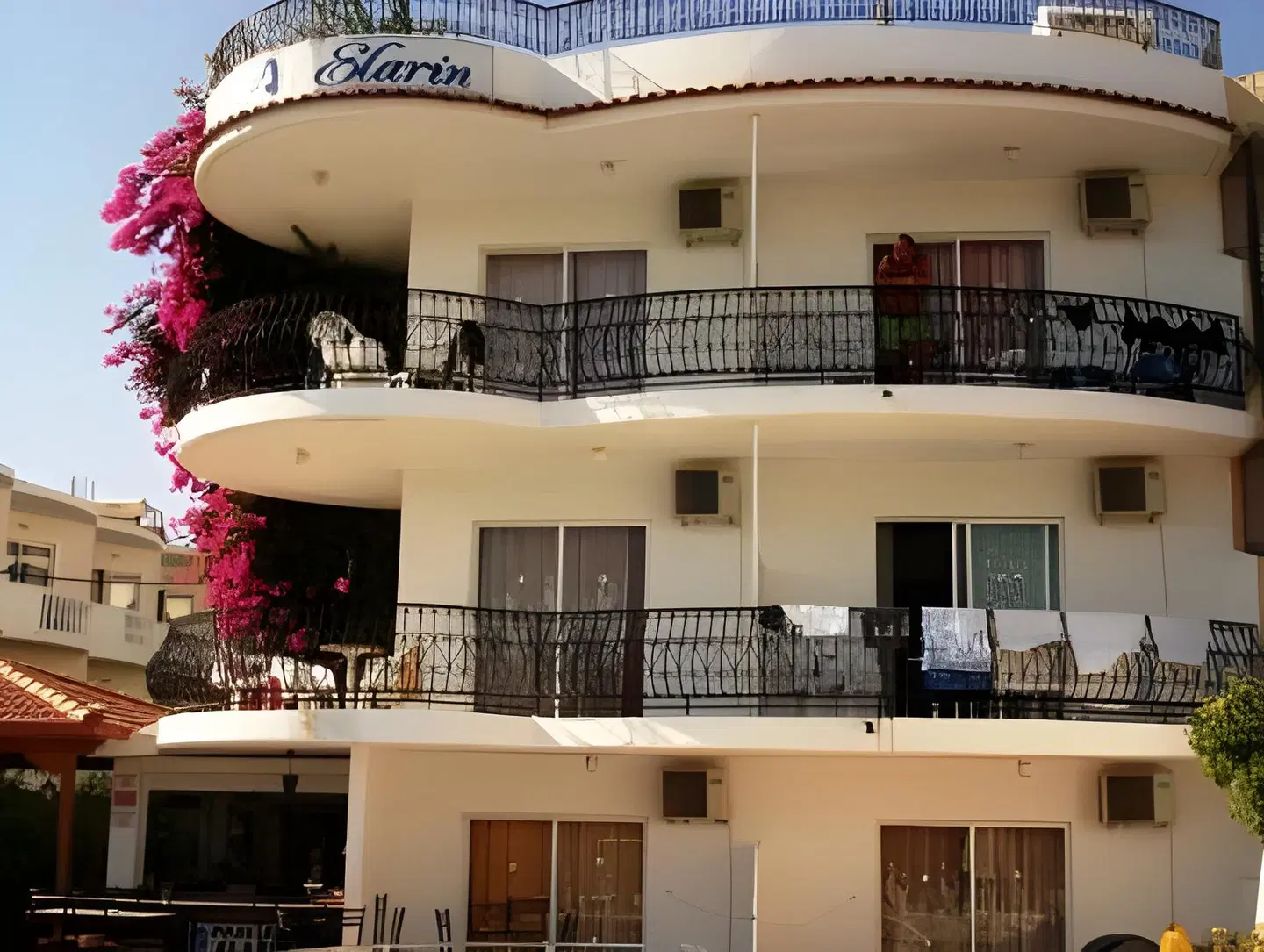 Elarin Studios & Apartments EXTERIOR