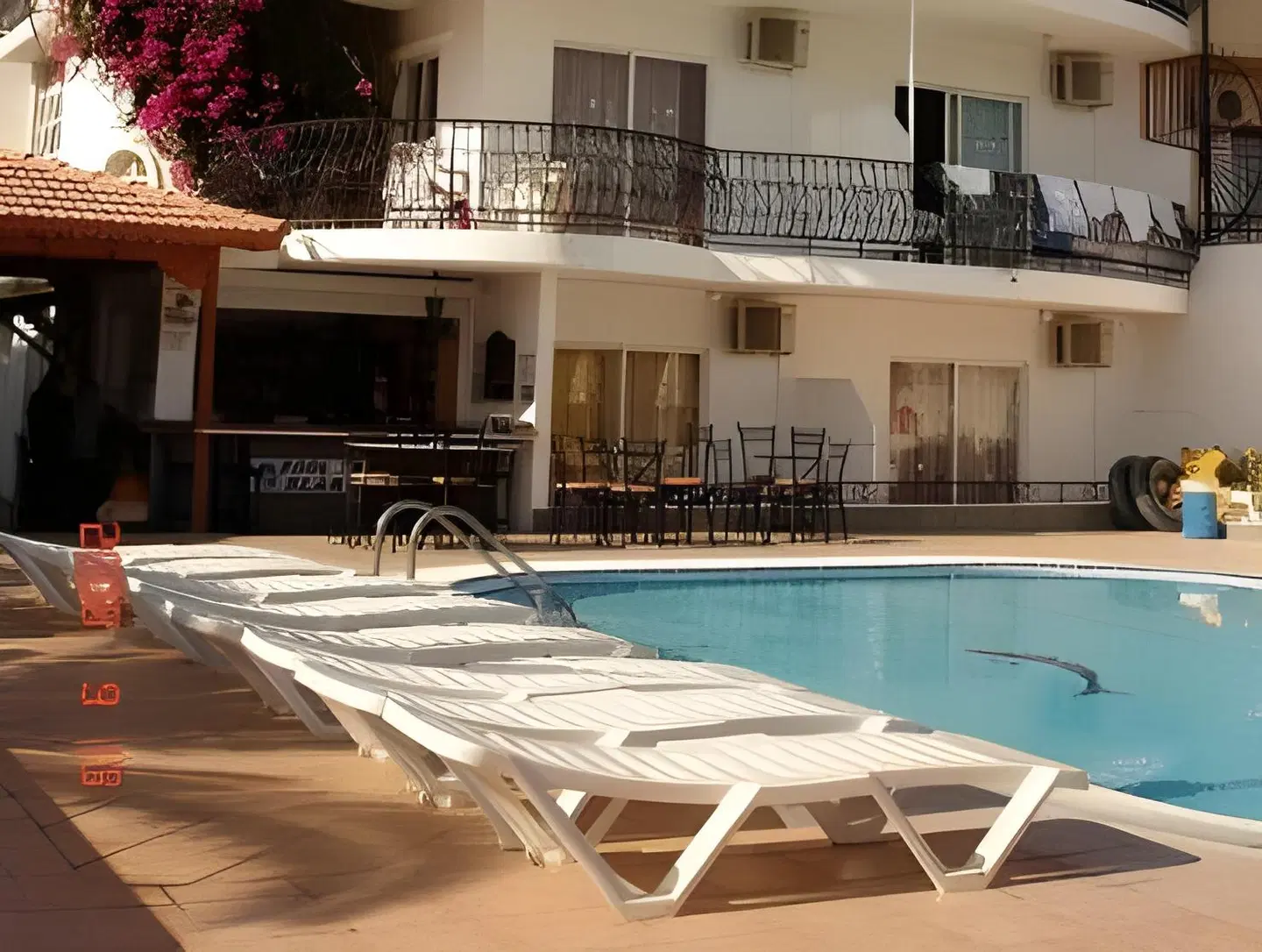Elarin Studios & Apartments Hallenbad