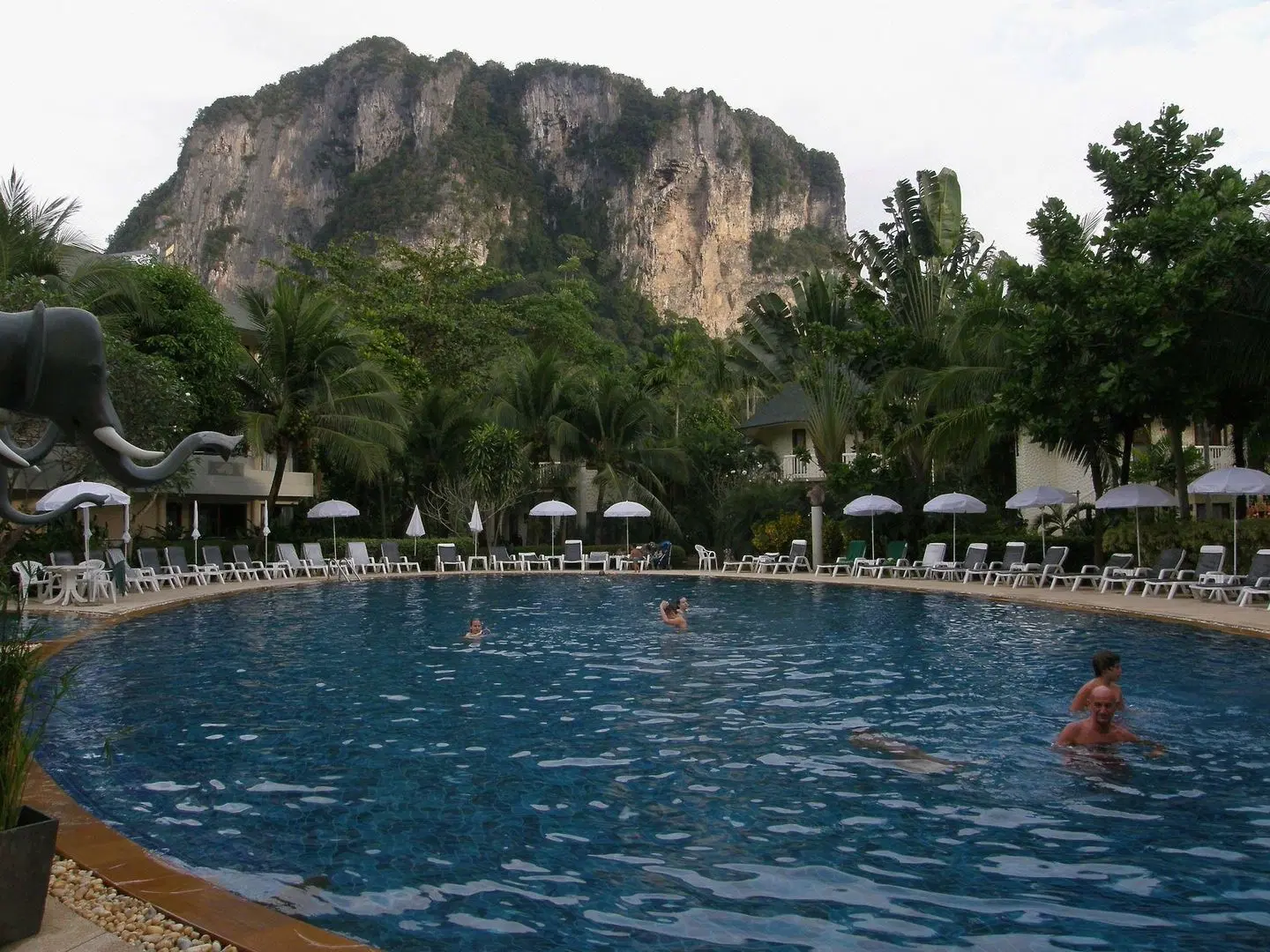 Golden Beach Resort OUTDOOR_POOL