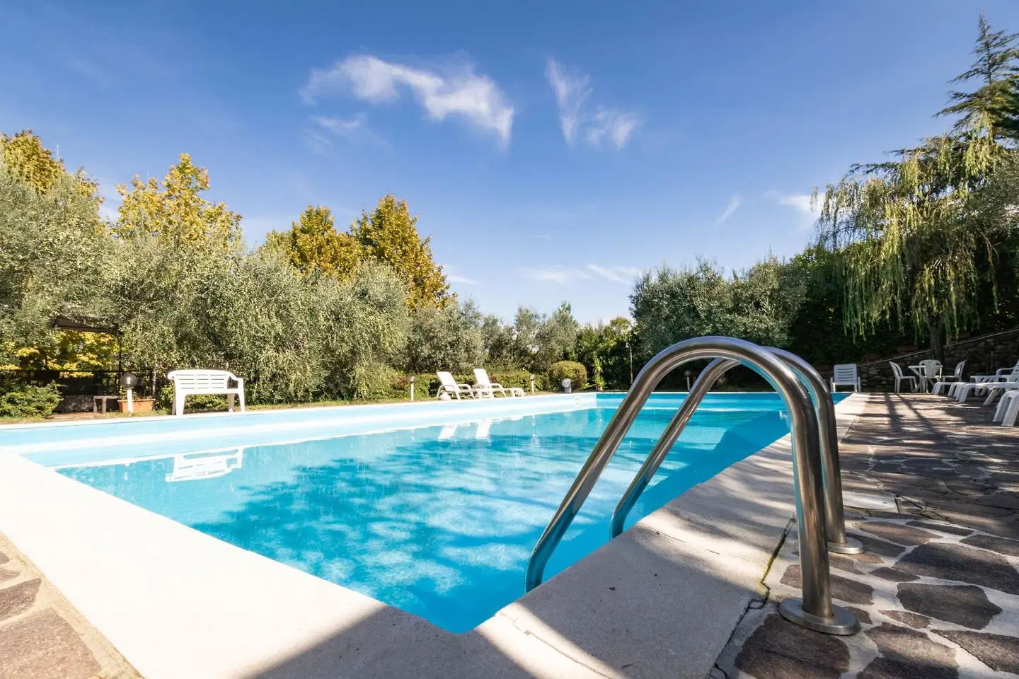Ismaele OUTDOOR_POOL