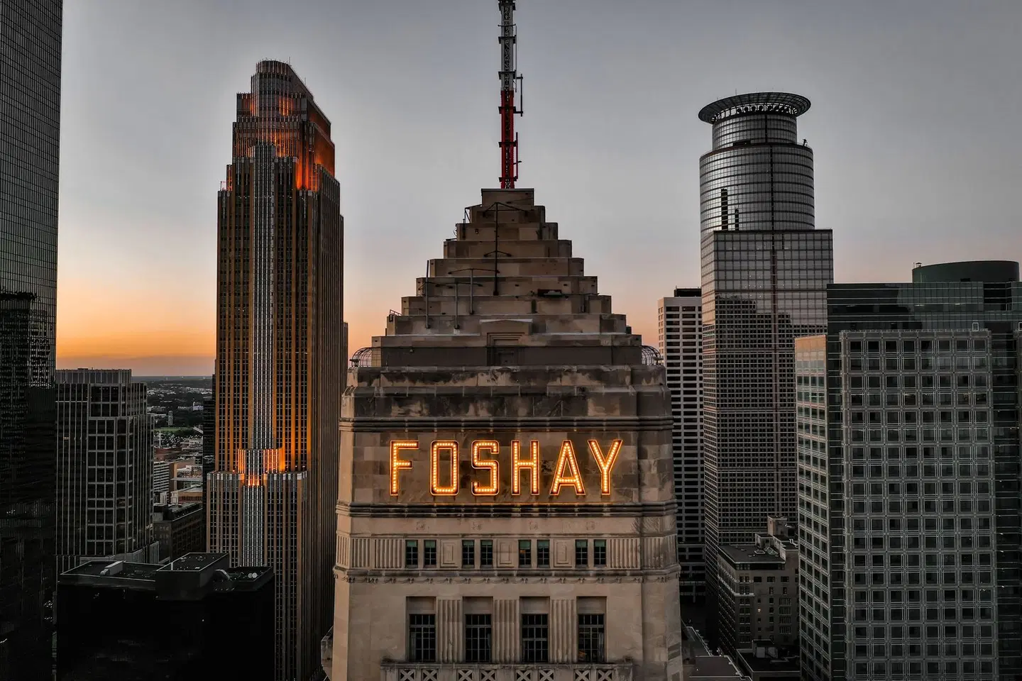 W Minneapolis - The Foshay EXTERIOR