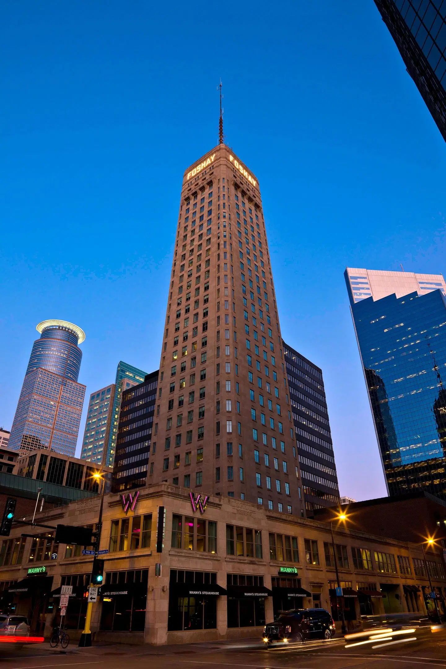 W Minneapolis - The Foshay EXTERIOR