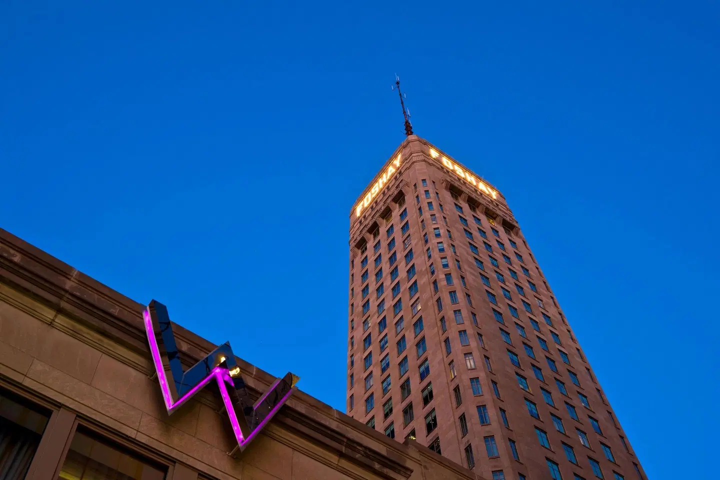 W Minneapolis - The Foshay EXTERIOR