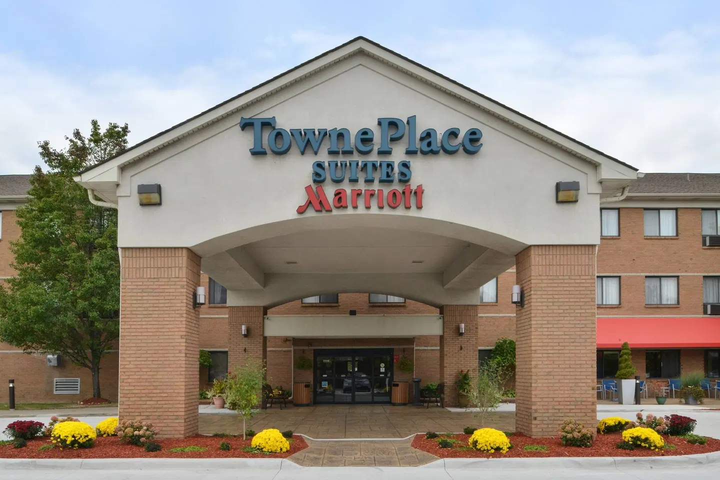 TownePlace Suites Detroit Warren EXTERIOR