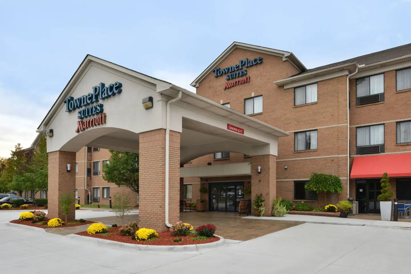 TownePlace Suites Detroit Warren EXTERIOR