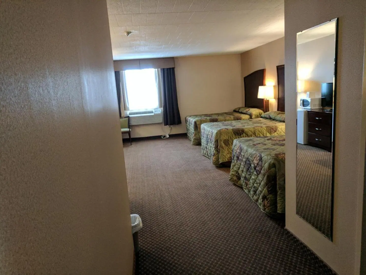 Luxury Inn ROOM_EXAMPLE