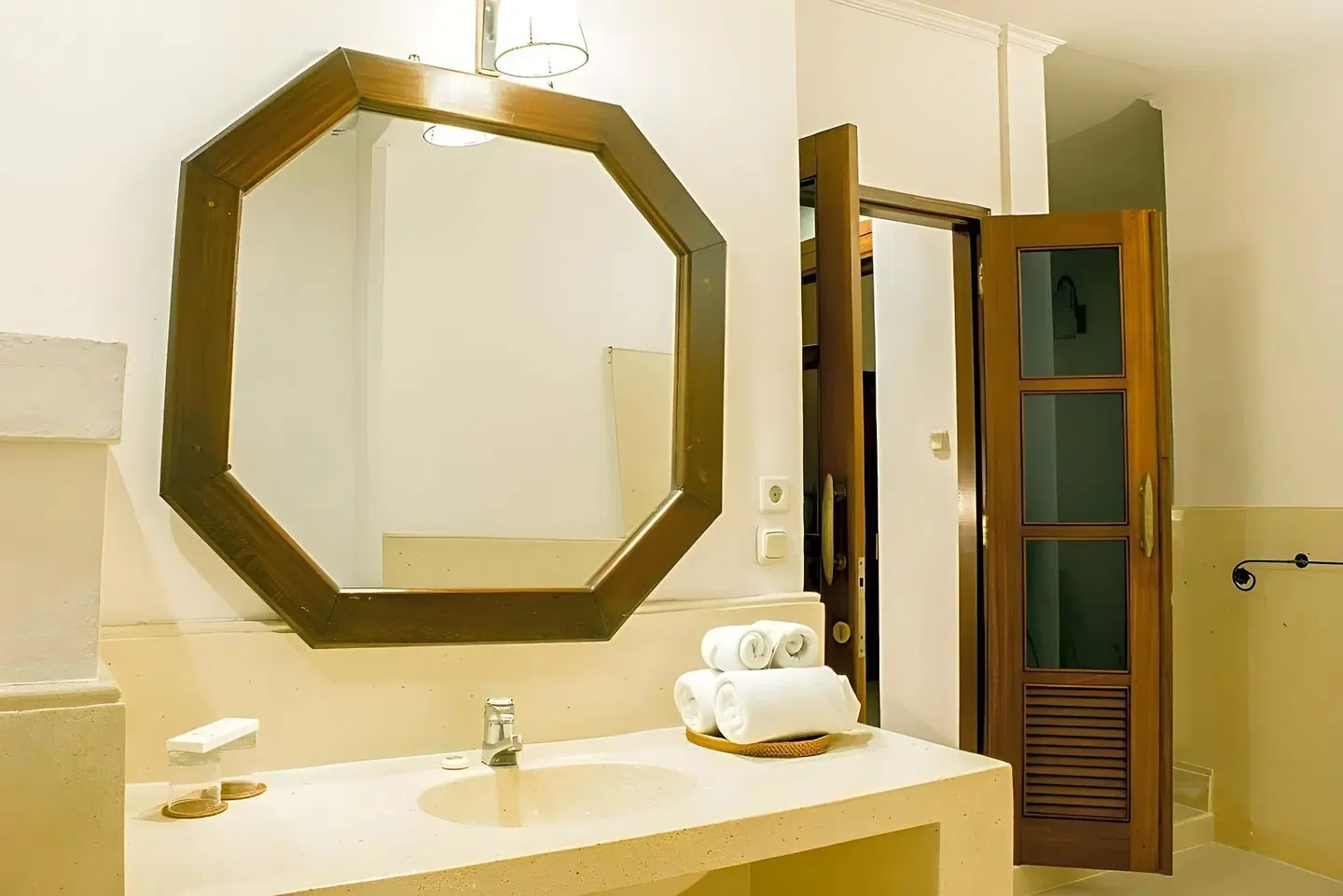 Champlung Sari Hotel & Spa Ubud Badezimmer