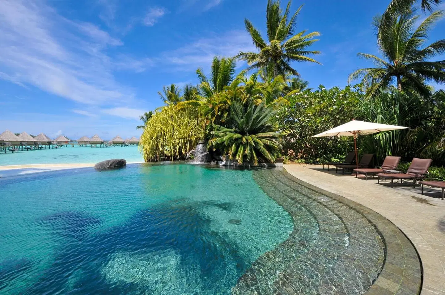 InterContinental Bora Bora Le Moana Resort OUTDOOR_POOL