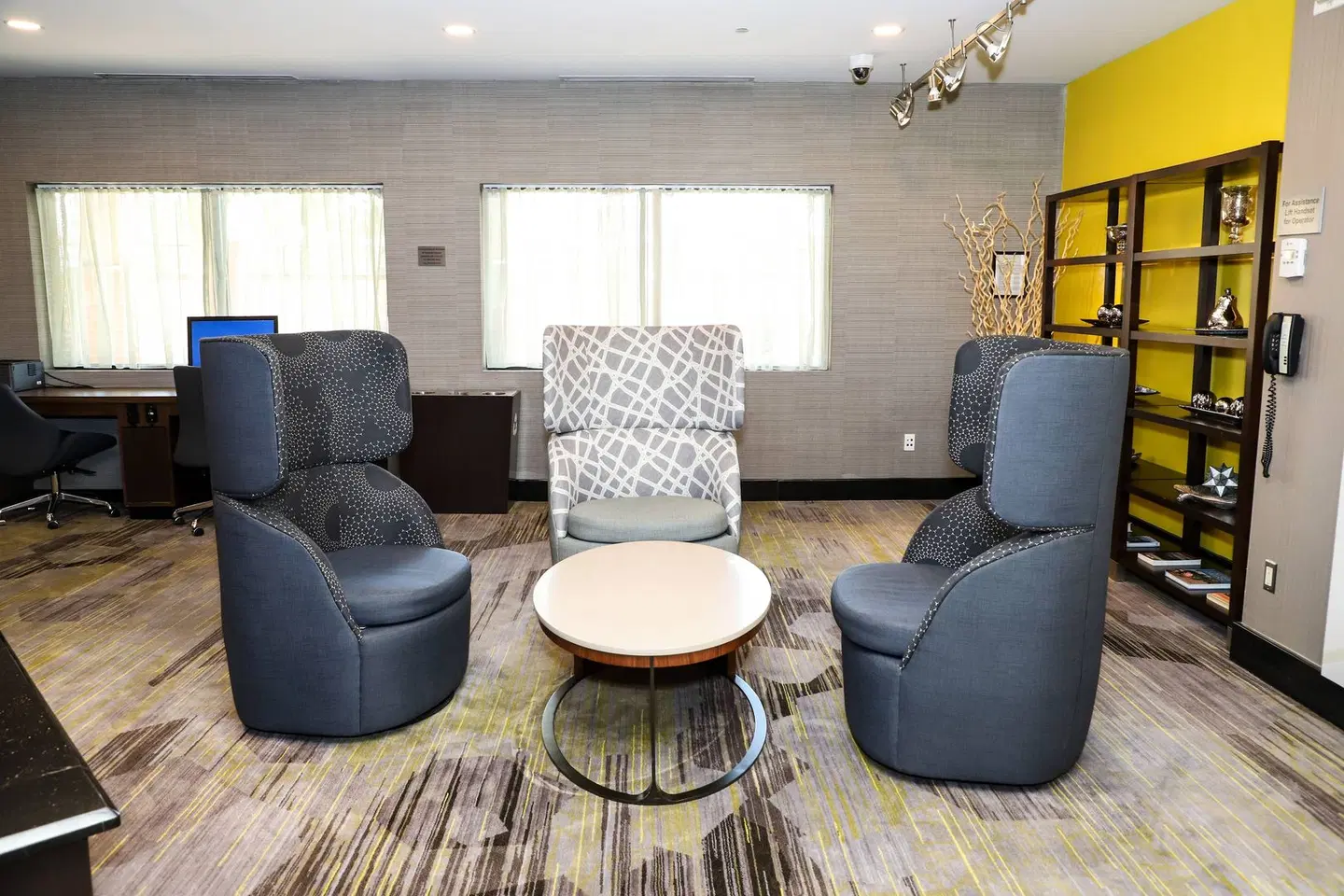 Courtyard by Marriott Toronto Brampton LOUNGE_LOBBY