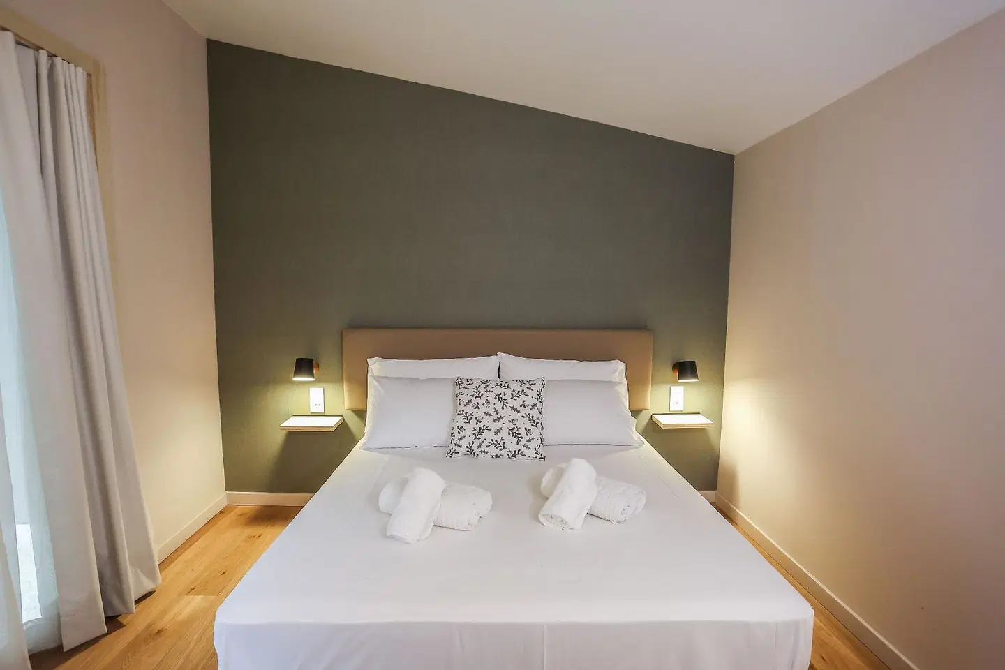 Mythic Boutique Bed and Breakfast ROOM_EXAMPLE