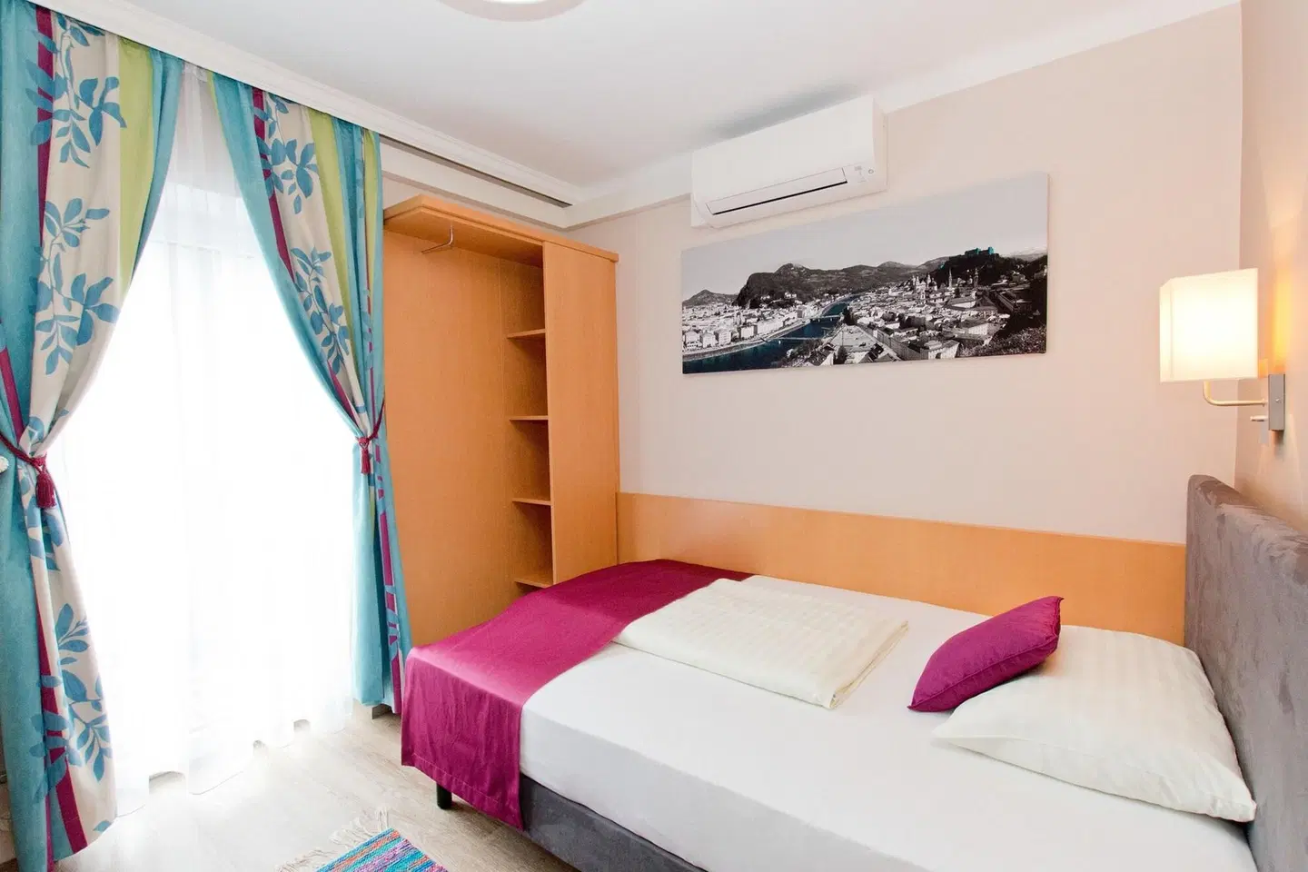 Hotel Junior ROOM_EXAMPLE