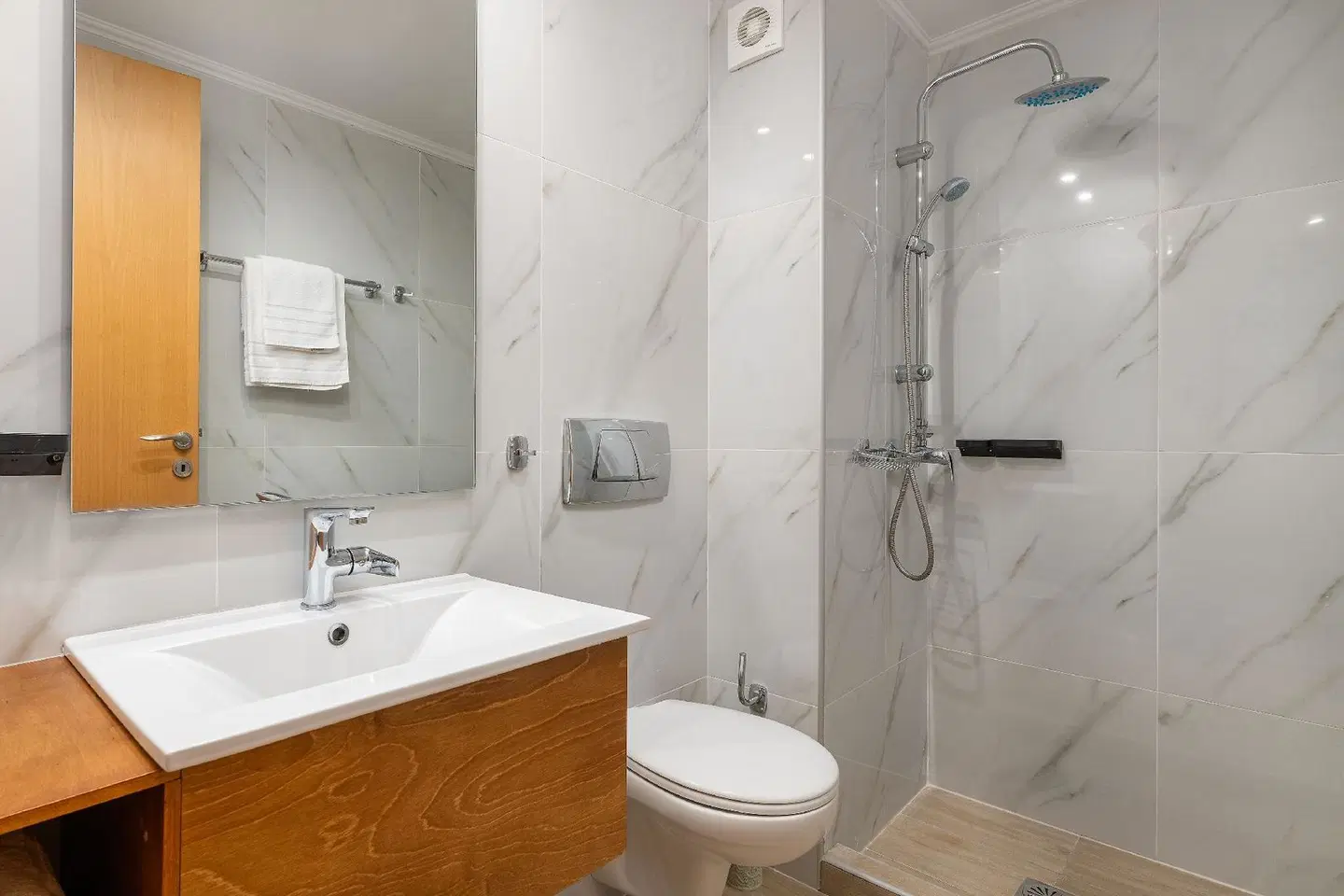 Diana Art Boutique Hotel Badezimmer