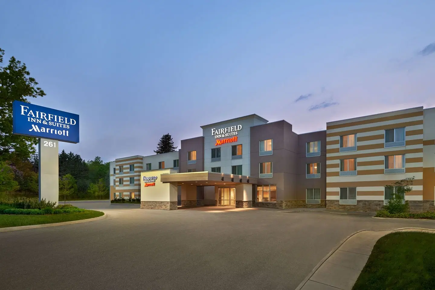 Fairfield by Marriott Inn & Suites Barrie EXTERIOR