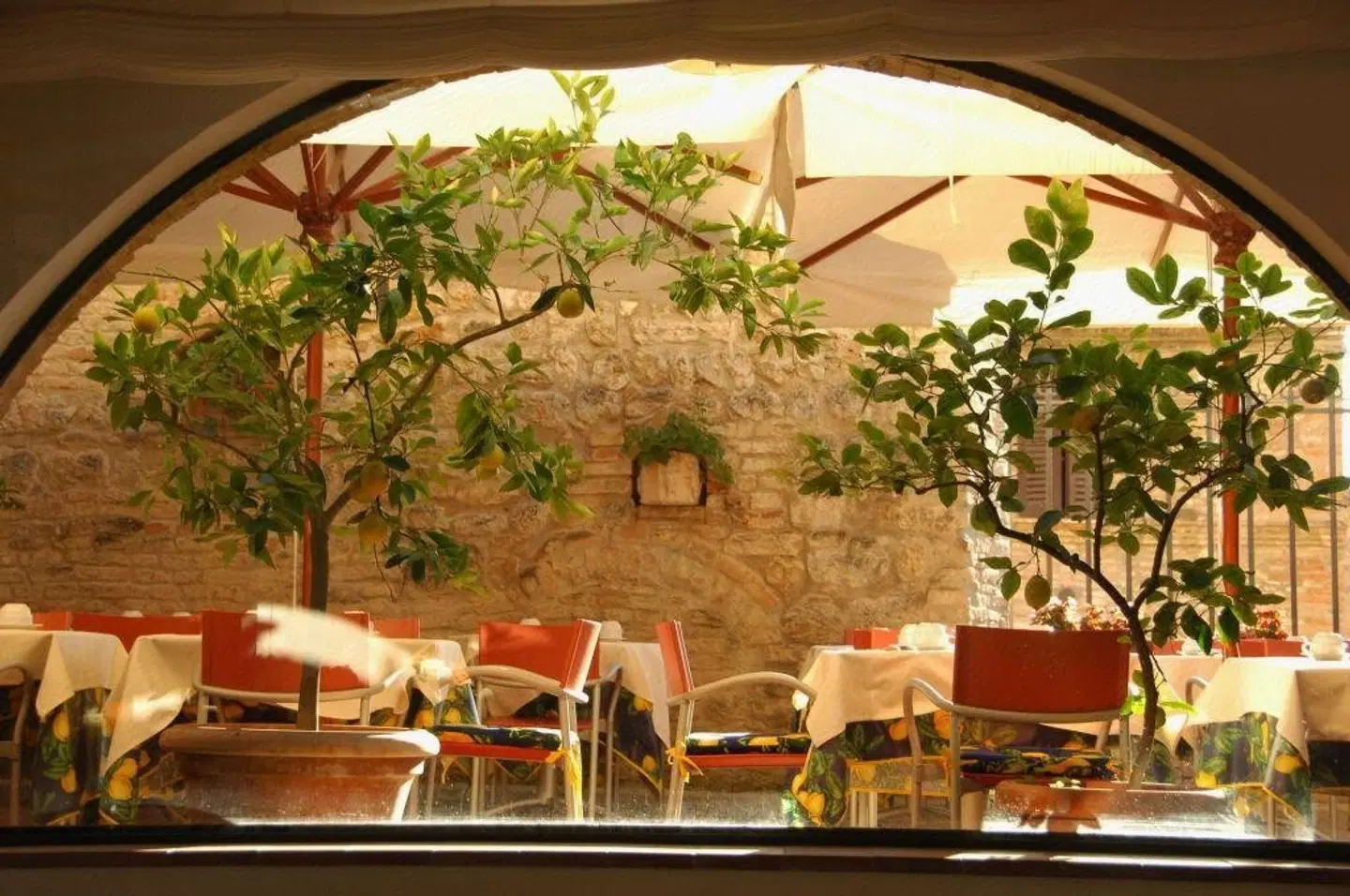 Leon Bianco Restaurant
