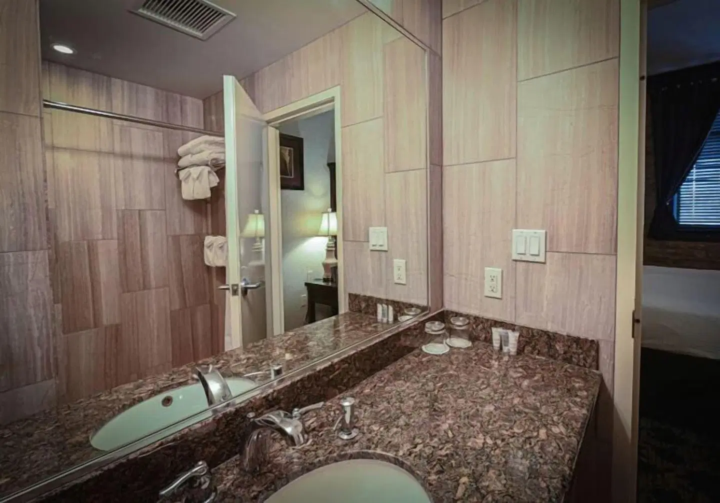 Stone Mill Inn ROOM_EXAMPLE