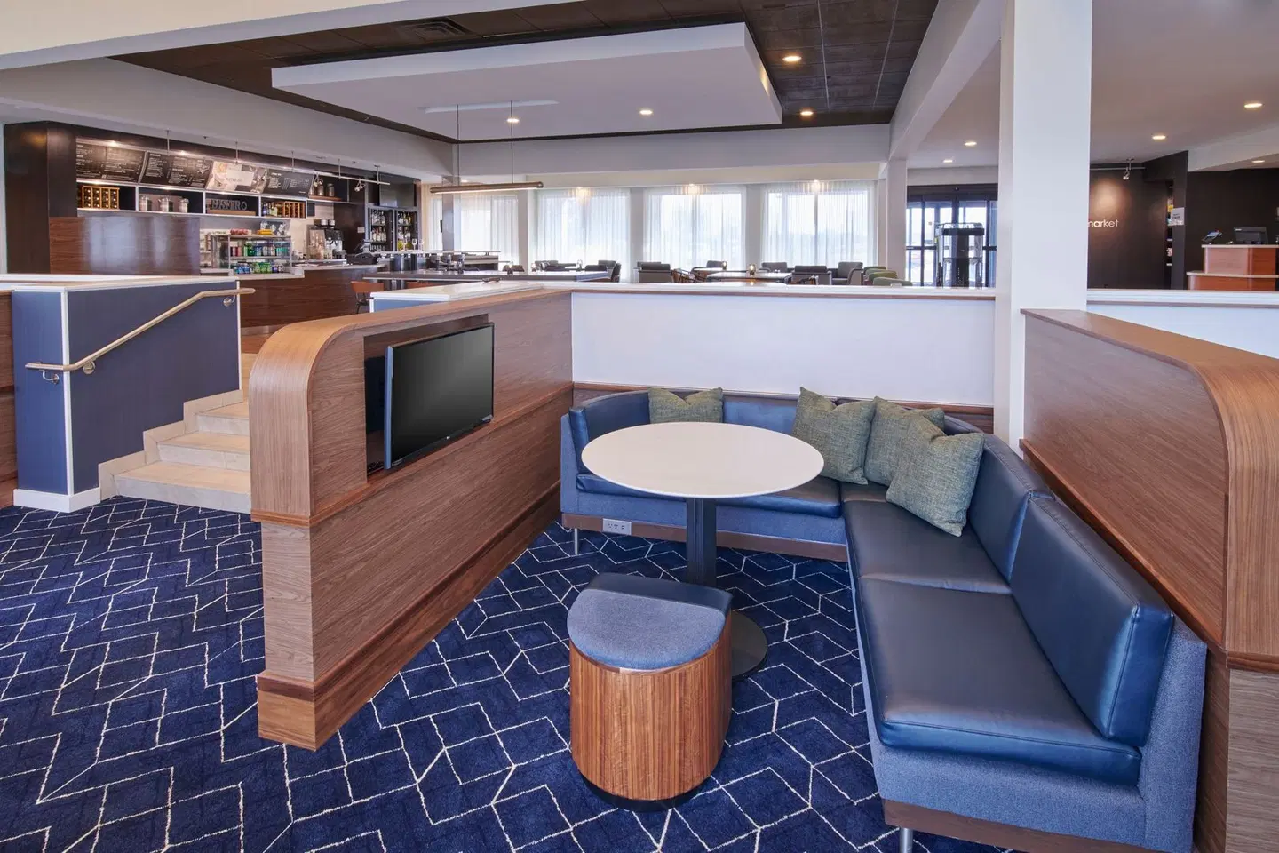 Courtyard by Marriott Detroit Livonia Bar