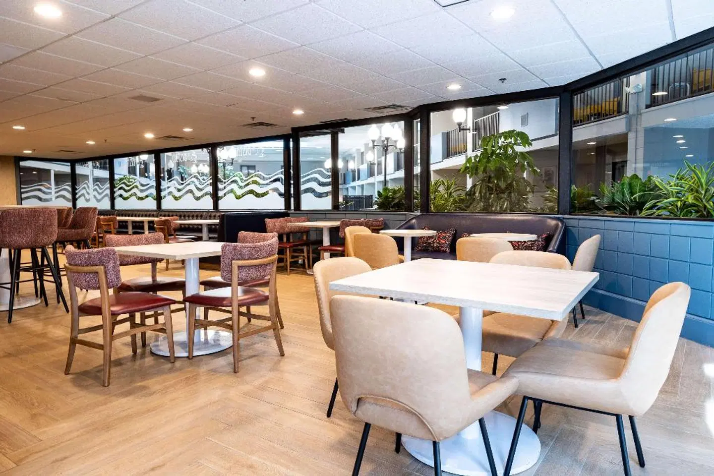 DoubleTree by Hilton Austin Restaurant