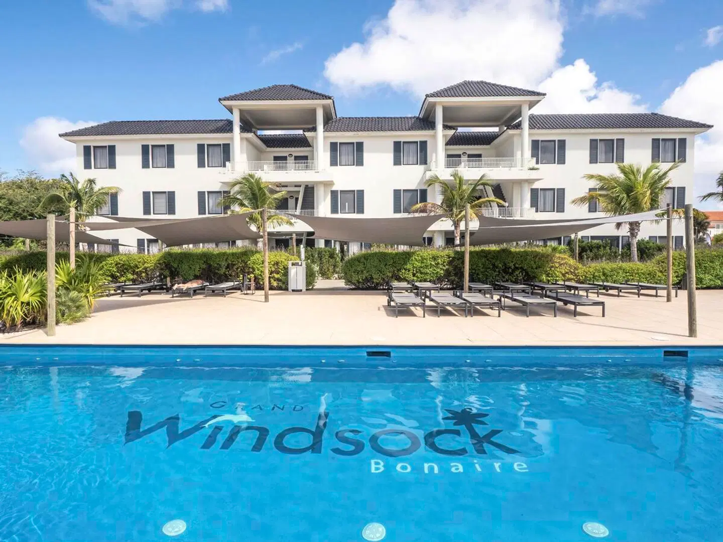 Grand Windsock Bonaire OUTDOOR_POOL