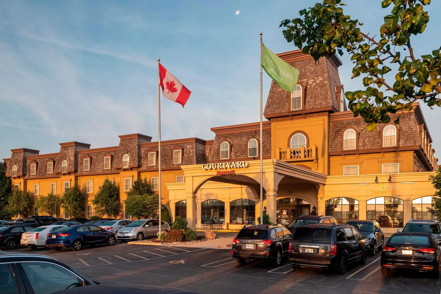 Courtyard by Marriott Waterloo St. Jacobs EXTERIOR
