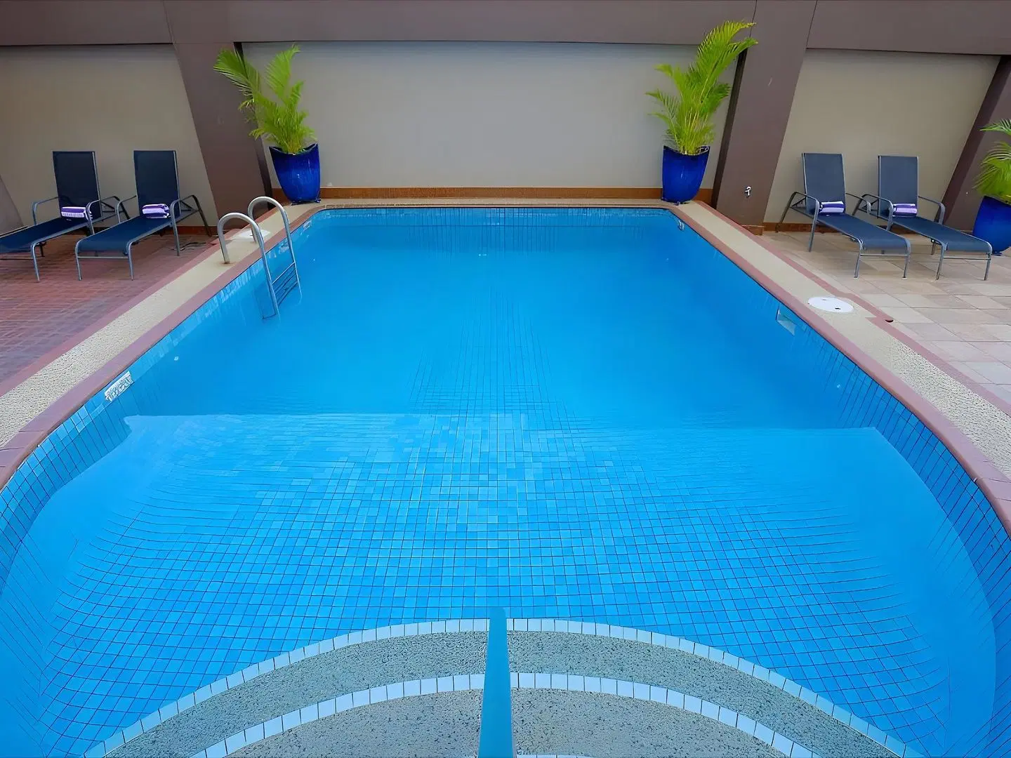 Darwin Central Hotel Hallenbad