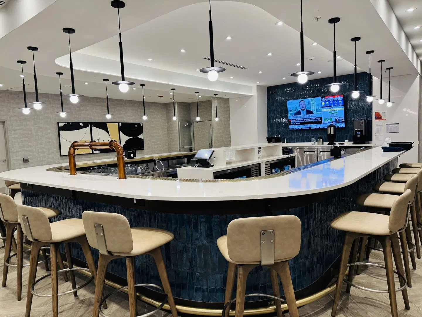 Candlewood Suites Burlington Conference Centre by IHG Bar