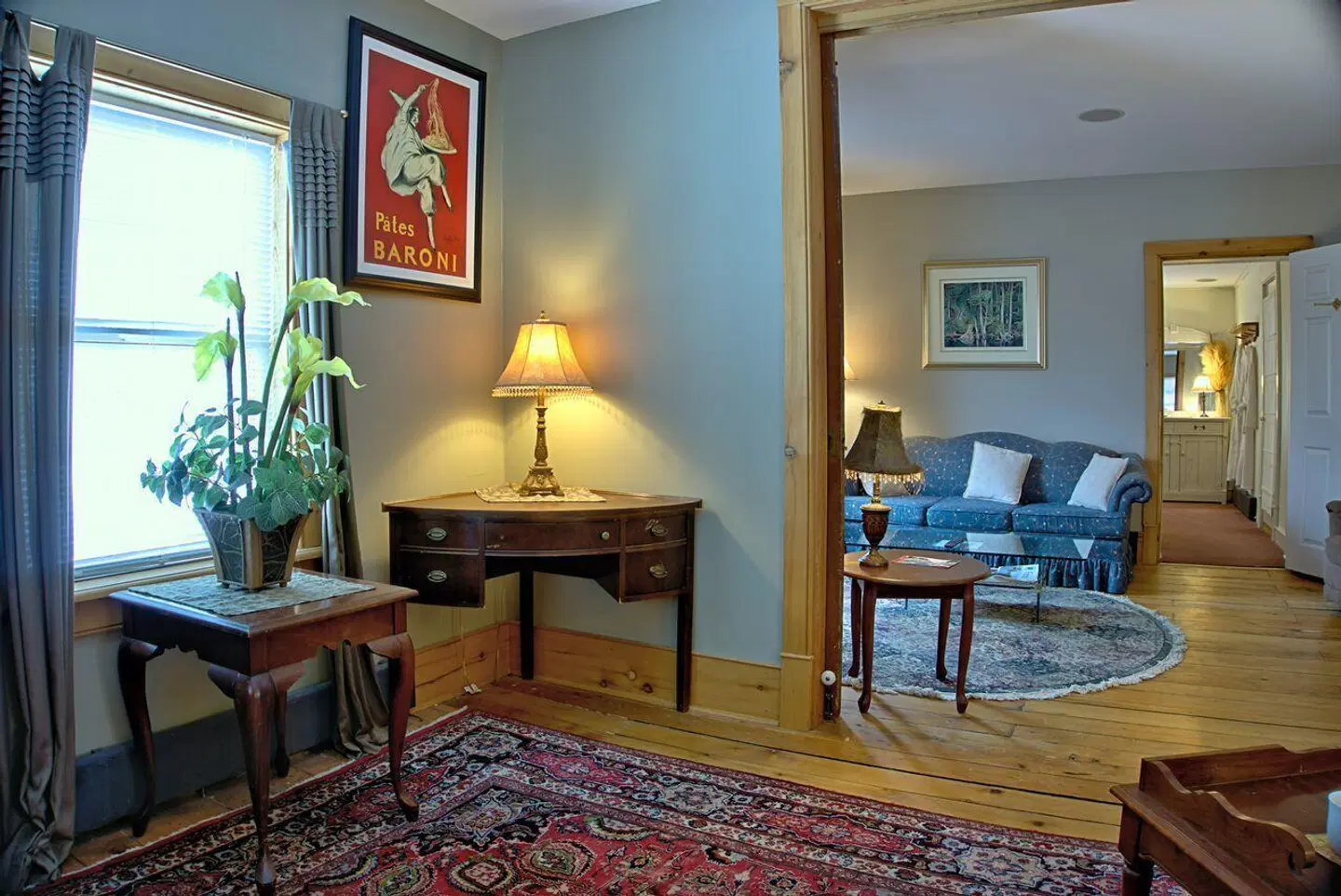 Emilyville Inn ROOM_EXAMPLE