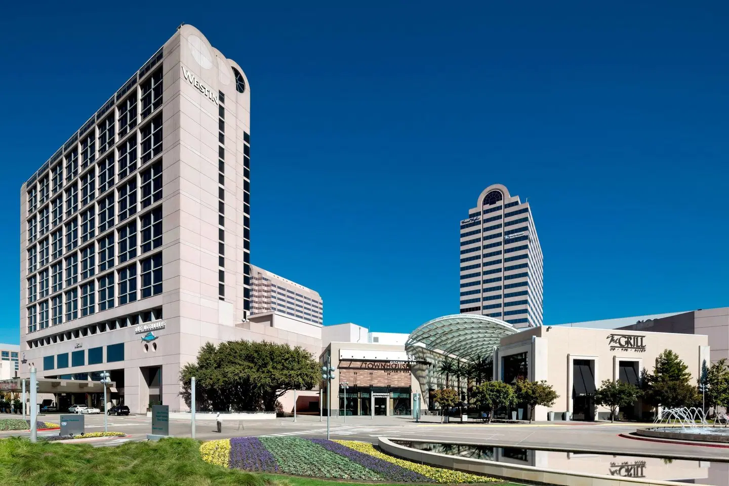 The Westin Galleria Dallas EXTERIOR
