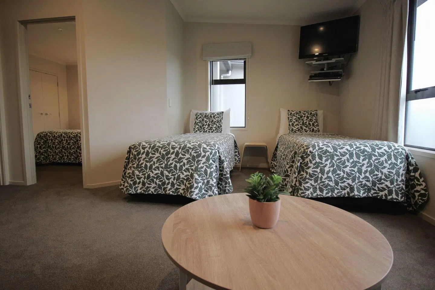 Alpine Lake Motor Lodge ROOM_EXAMPLE