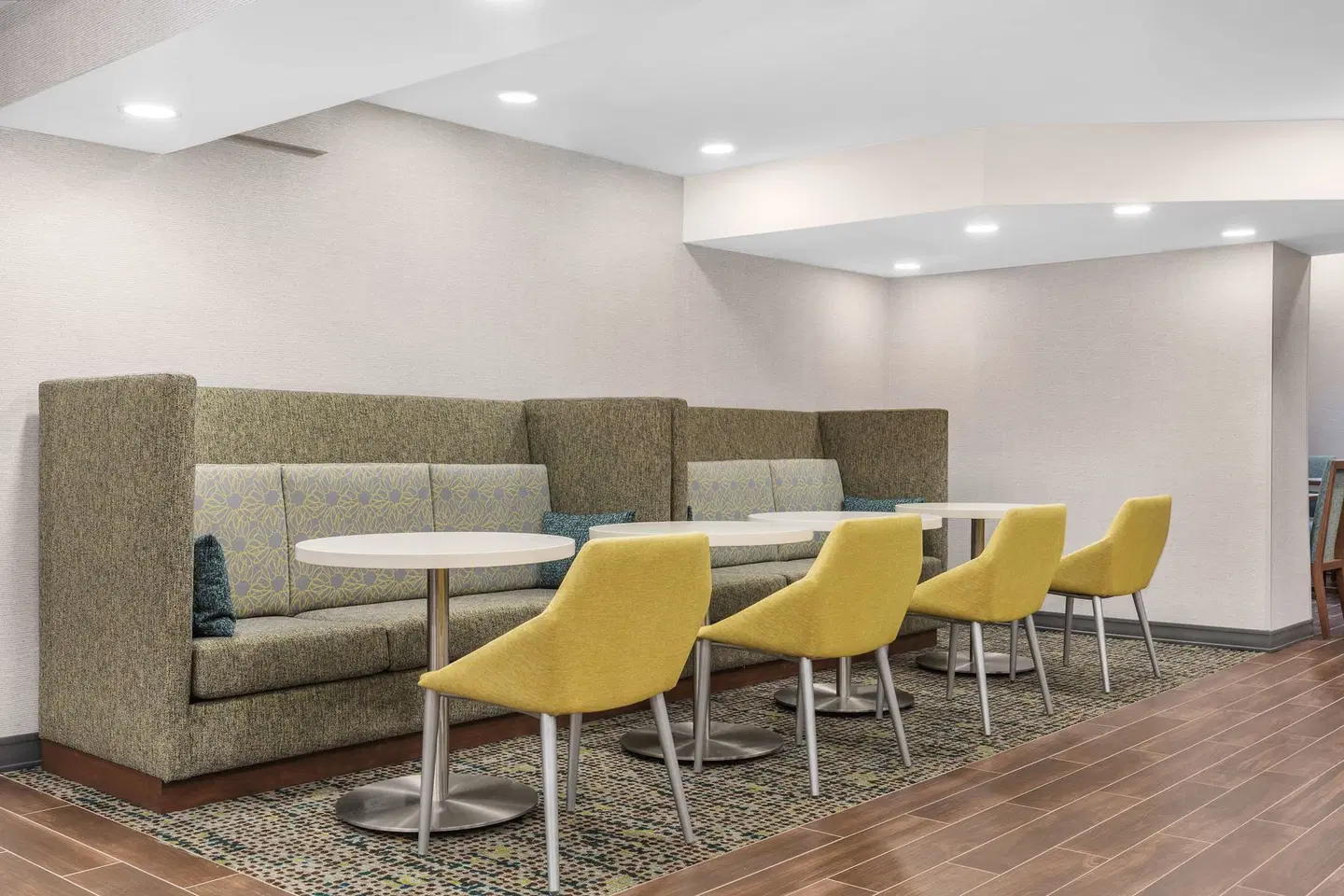 Hampton Inn & Suites by Hilton Toronto Downtown LOUNGE_LOBBY