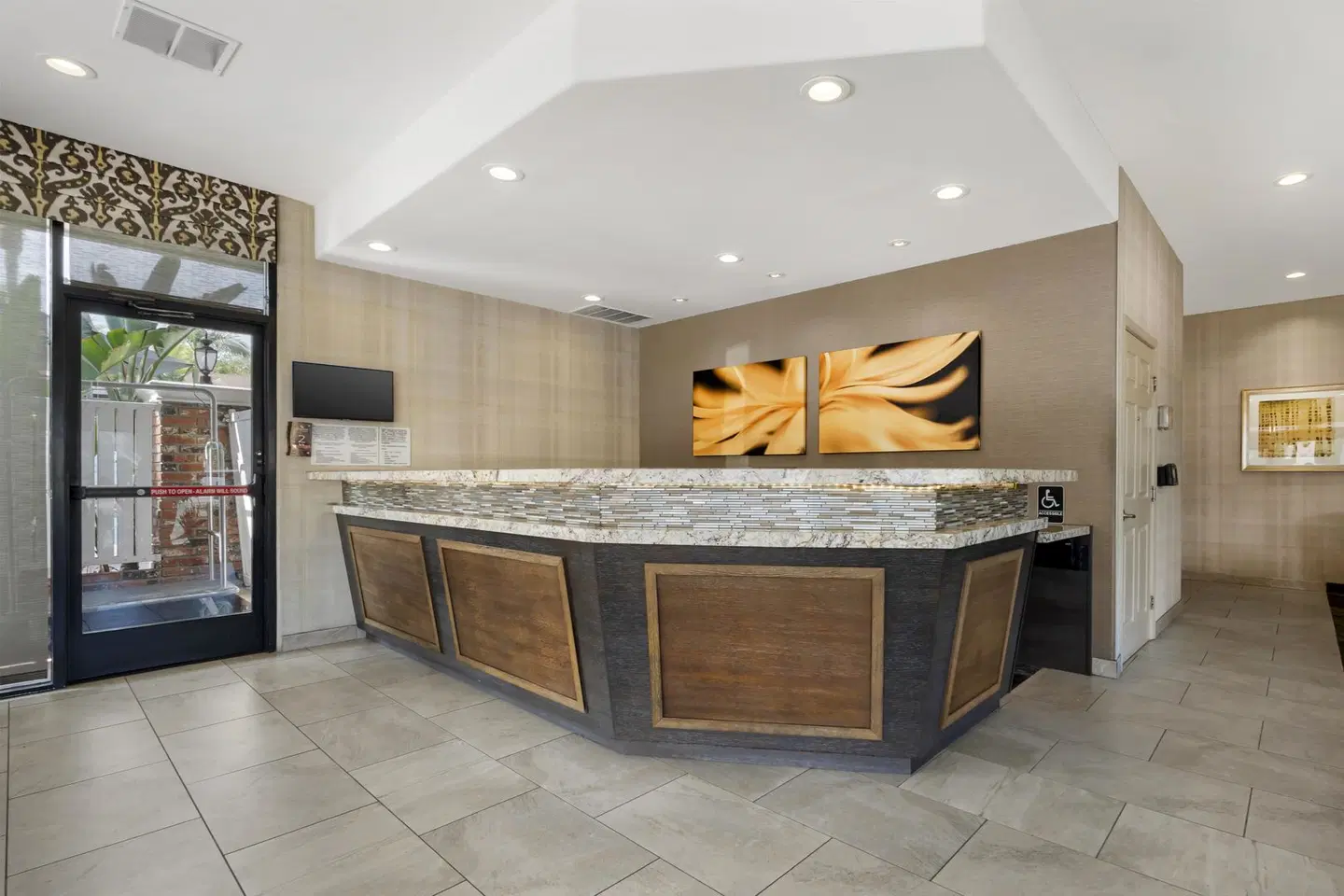 Best Western PLUS Carriage Inn LOUNGE_LOBBY
