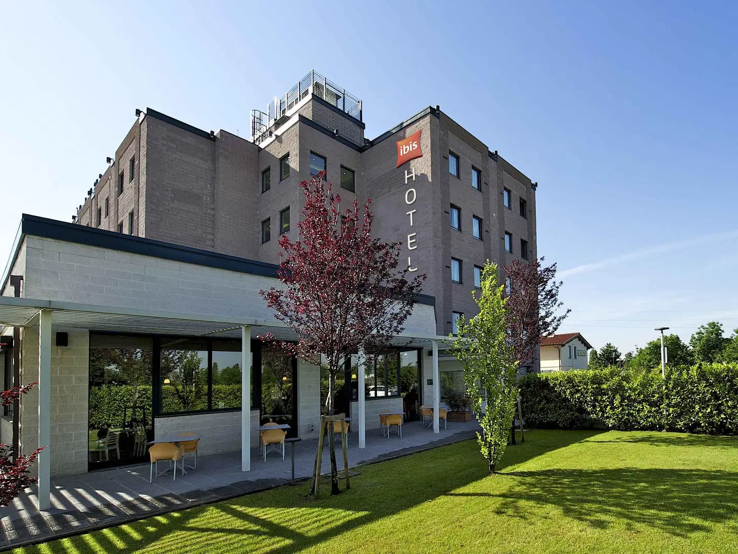 ibis Florence Prato East EXTERIOR