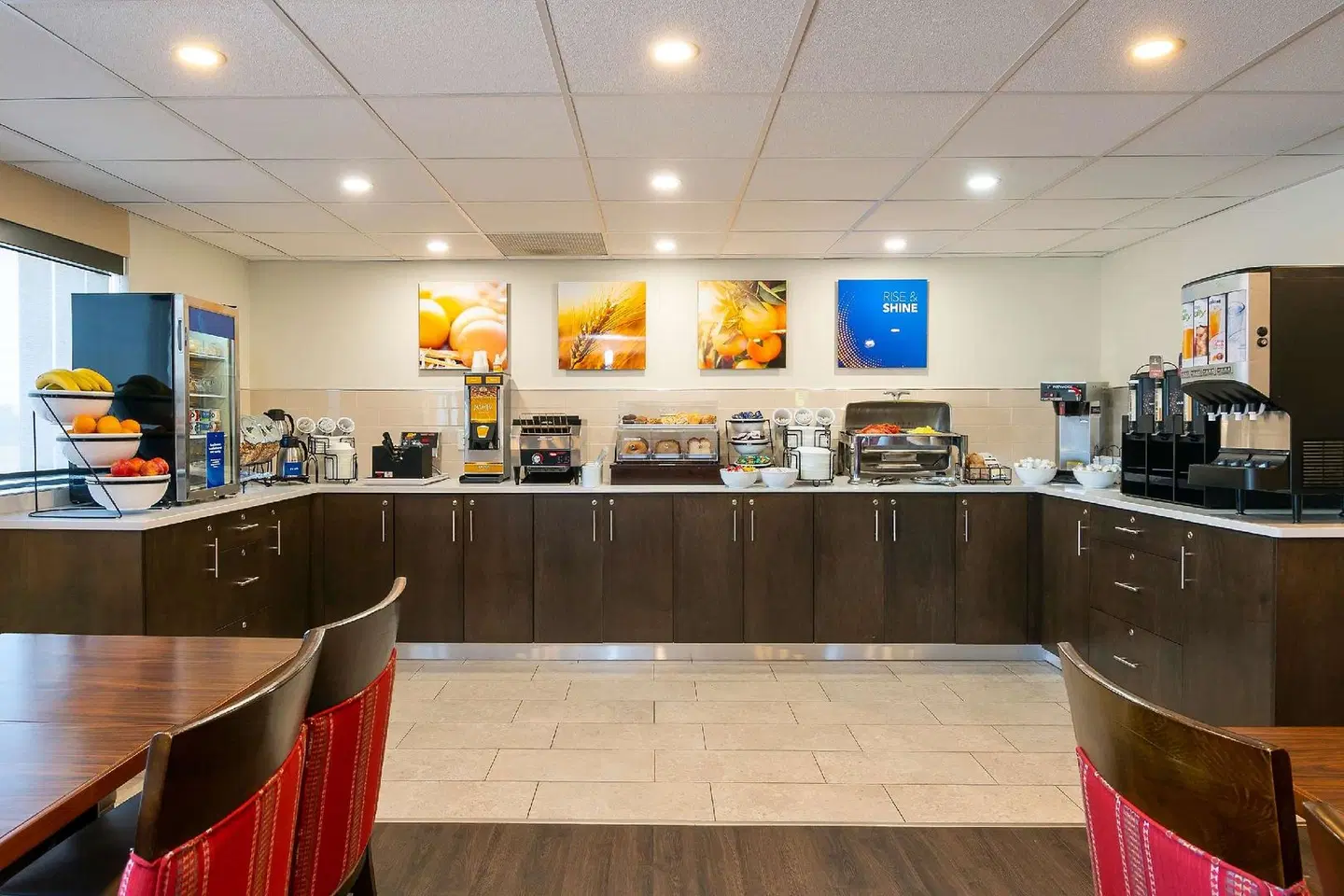 Comfort Inn St. Thomas Bar
