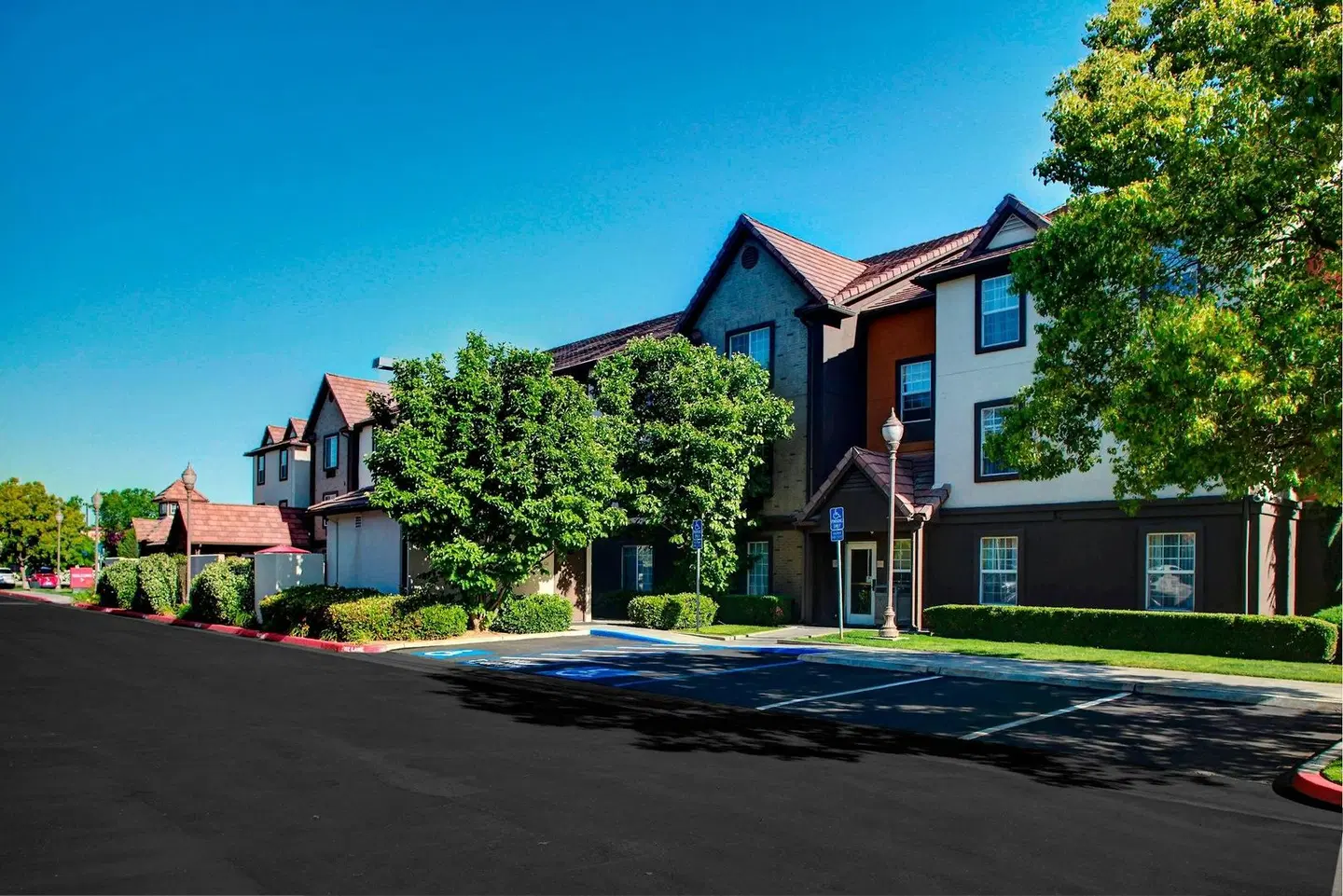 TownePlace Suites by Marriott Fresno EXTERIOR