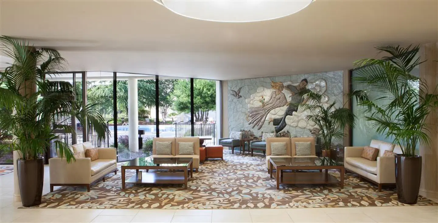 Sheraton Chapel Hill LOUNGE_LOBBY